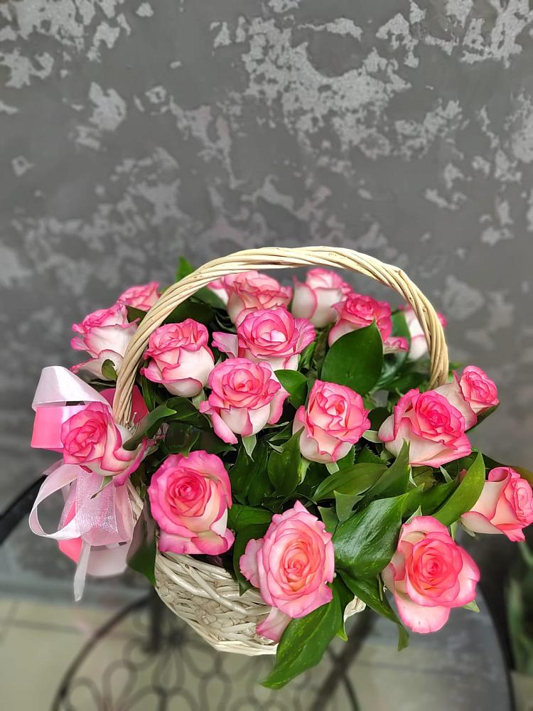 Цветочная композиция из Розы в корзине в Доргелях