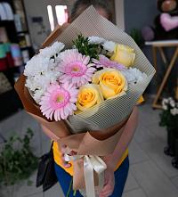 Букет цветов из:  Герберы, Розы и Хризантемы #REPLACE_PRED# Доргелях