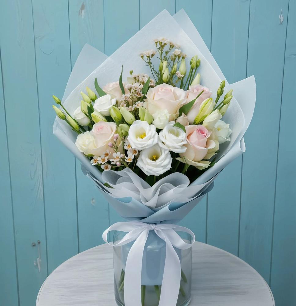 Букет цветов из: Розы и Лизиантусы в Доргелях