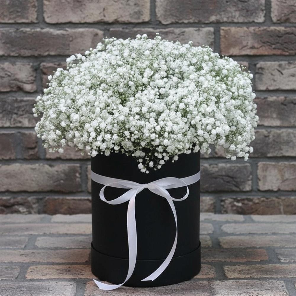 Цветочная композиция из Гипсофила в шляпной коробке в Доргелях