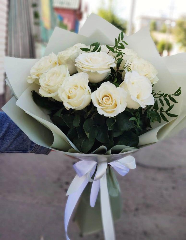Букет Белые розы Проуд в Доргелях