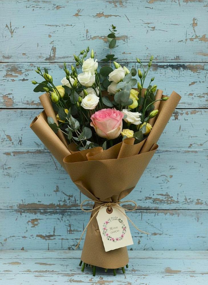 Букет цветов из: Розы и Лизиантусы в Доргелях