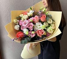 Букет цветов из:  Розы, Лизиантусы и Гвоздики #REPLACE_PRED# Доргелях