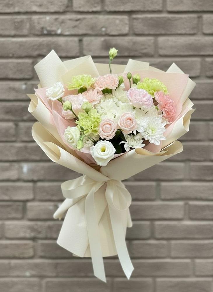 Букет цветов из: Гвоздики, Розы, Лизиантусы и Хризантемы в Доргелях