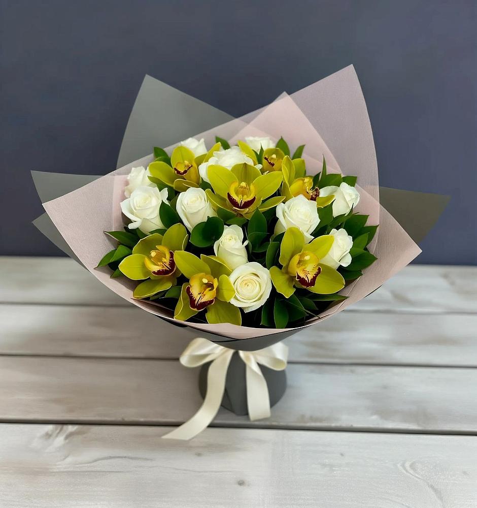 Букет цветов из: Орхидеи и Розы в Доргелях