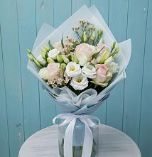 Букет цветов из:  Розы и Лизиантусы в Доргелях