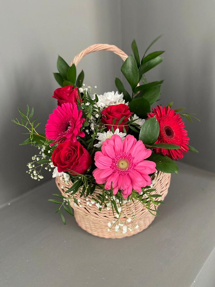 Цветочная композиция из Розы, Хризантемы и Герберы в корзине в Доргелях