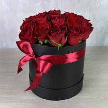 Цветочная композиция из Розы в шляпной коробке в Доргелях
